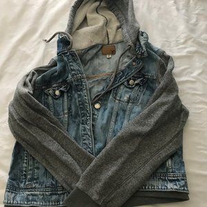 NWOT American Eagle Distressed Hooded Jean Jacket